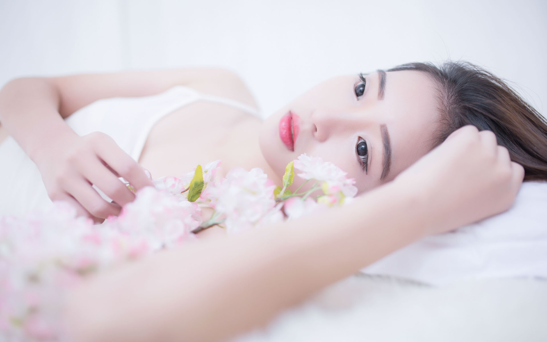 全球首场高高原无人机表演在西藏尼玛县震撼上演，点亮文旅新画卷